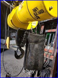 BUDGIT 2 TON ELECTRIC CHAIN HOIST WithHOOK & Beam Trolley