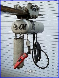 CM LODESTAR 1/2 Ton Electric Chain Hoist with Trolley 3-phase used EXCELLENT