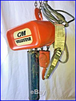 CM Valustar 2 Ton 4000lb Electric Hoist 115v 14 Amps Model WR Chain bucket nice