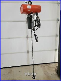 CM Valustar Electric 1/2 Ton Chain Hoist 16 Feet Per Minute 120V, 11 Feet Chain
