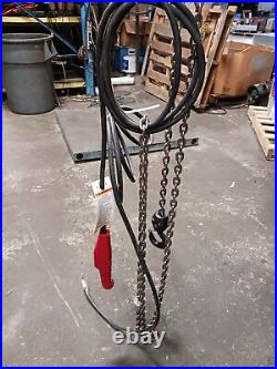 New Milwaukee 1 Ton Electric Chain Hoist 9567 115/230 Vac 16 Fpm 15' Chain