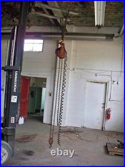 Yale 2 ton electric chain hoist 4000 lb 120V 1 phase. Single phase, 120 vac